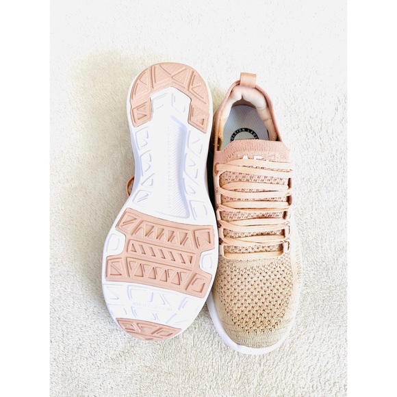 APL Women's TechLoom Breeze - Picture 2 of 4